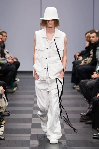Look 14